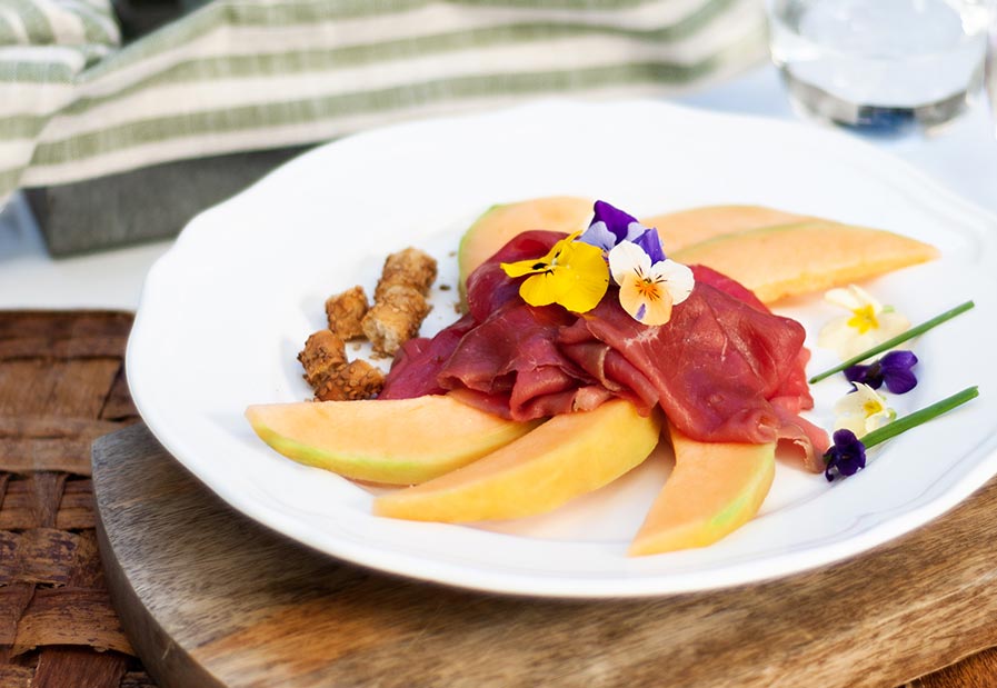 CARNE SALADA ROSA DEL GARDA E MELONE